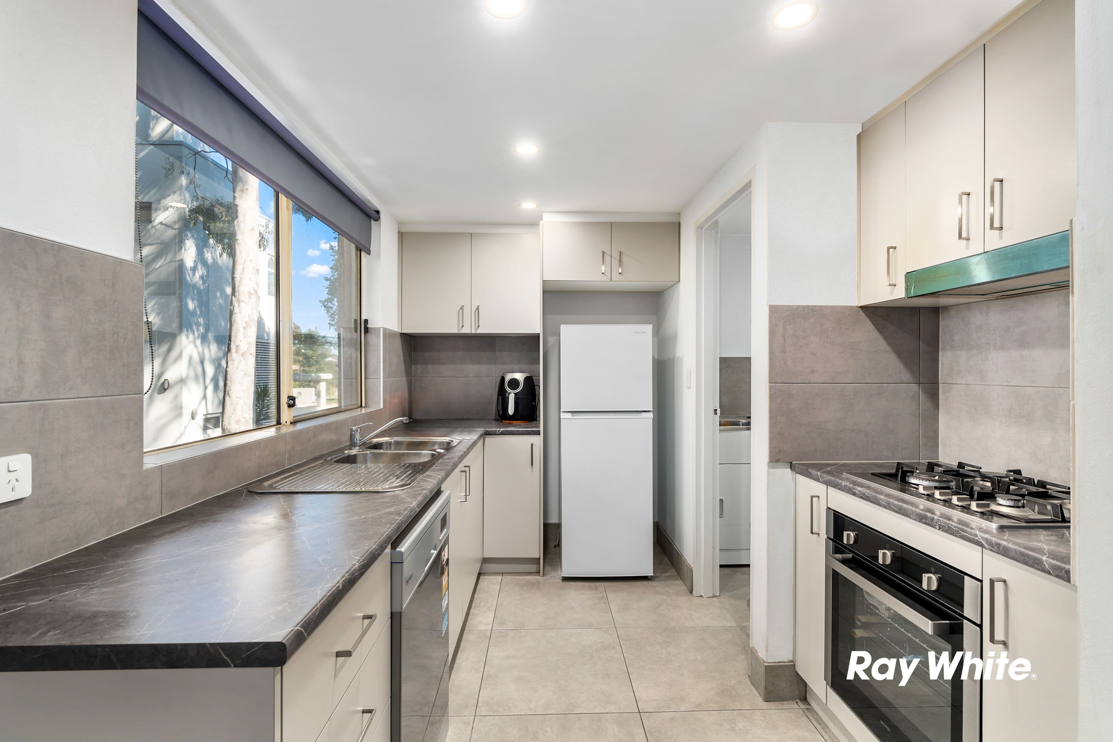 8 Fifth Avenue, Blacktown NSW 2148, Blacktown - Thumbnail 3