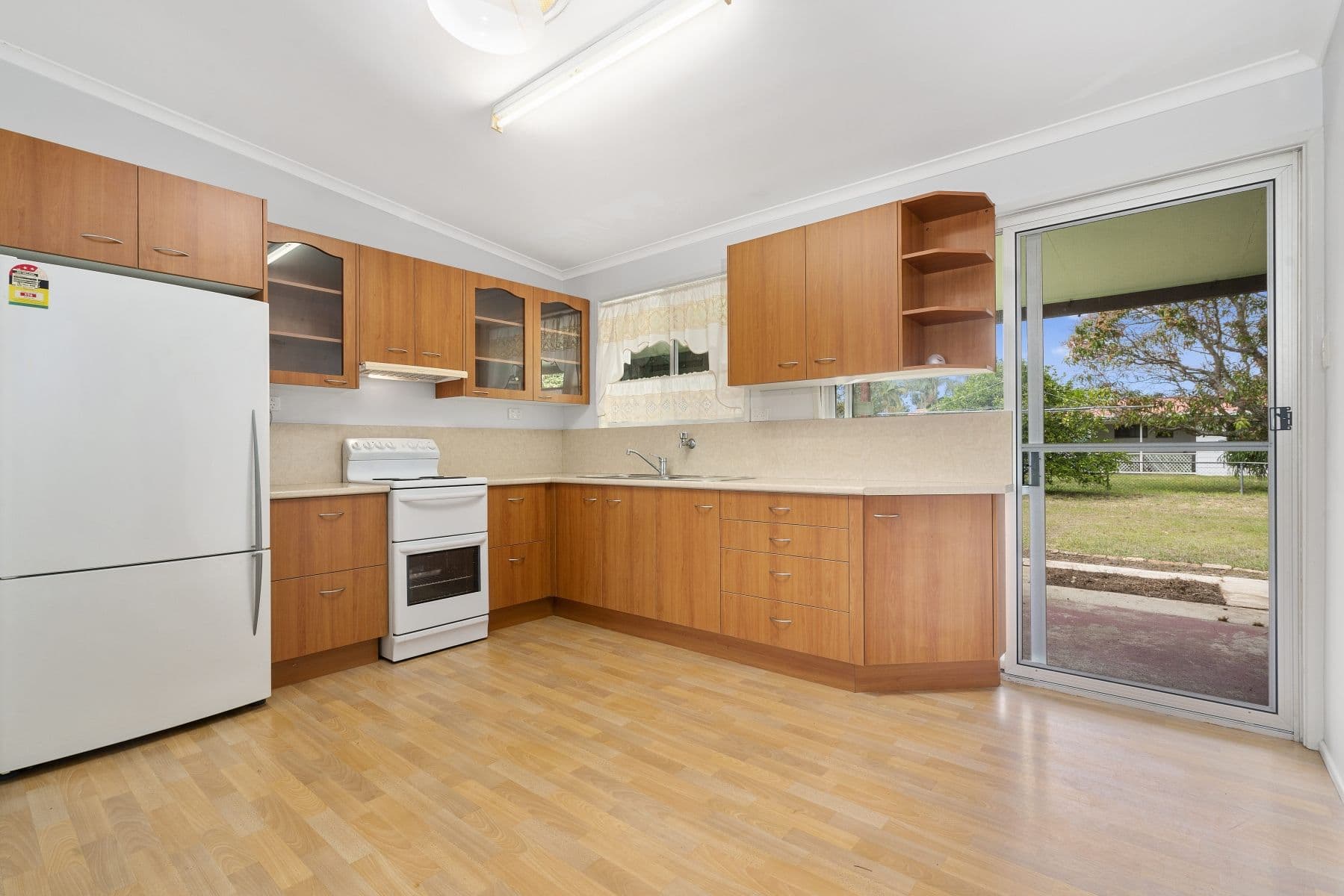 12 Fiona Street, Beachmere QLD 4510, Beachmere - Thumbnail 2