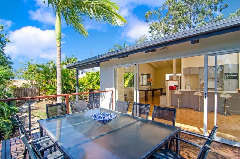16 Crest Drive, ELANORA QLD 4221, Elanora - Thumbnail 3