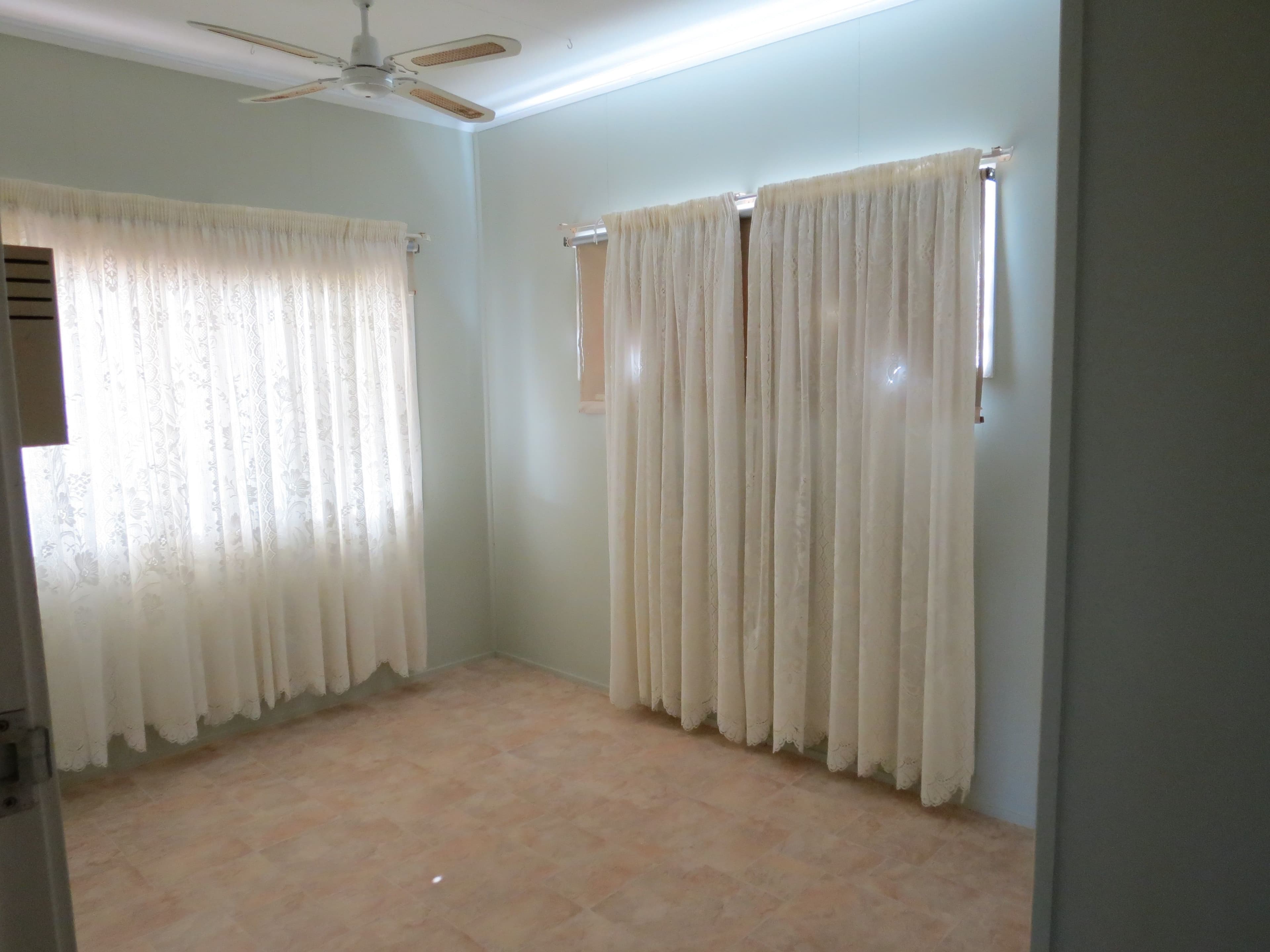 21 Mellish Crescent, Emerald QLD 4720, Emerald - Thumbnail 6