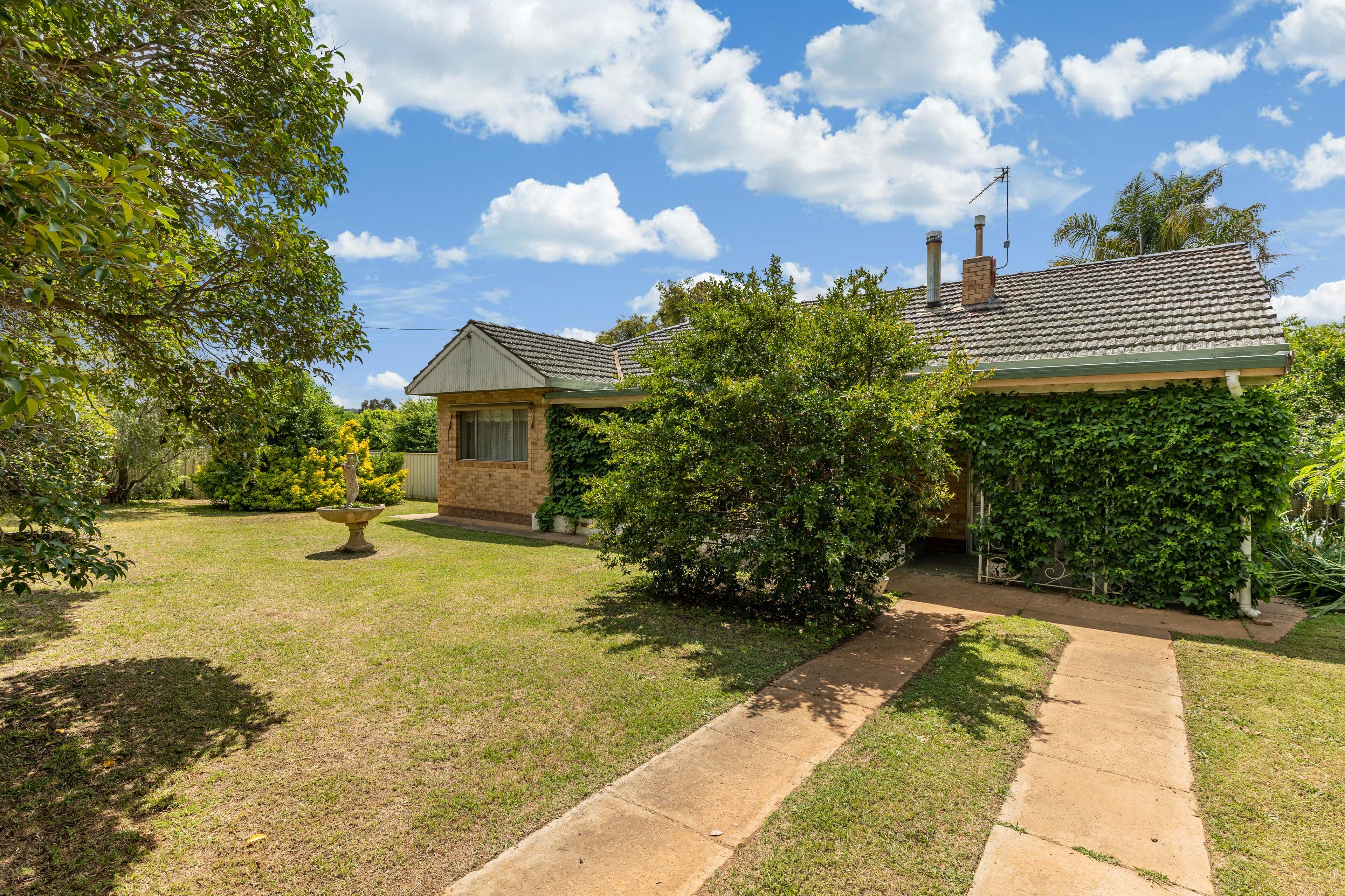 23 Eugene Avenue, San Isidore NSW 2650, San Isidore - Thumbnail 2