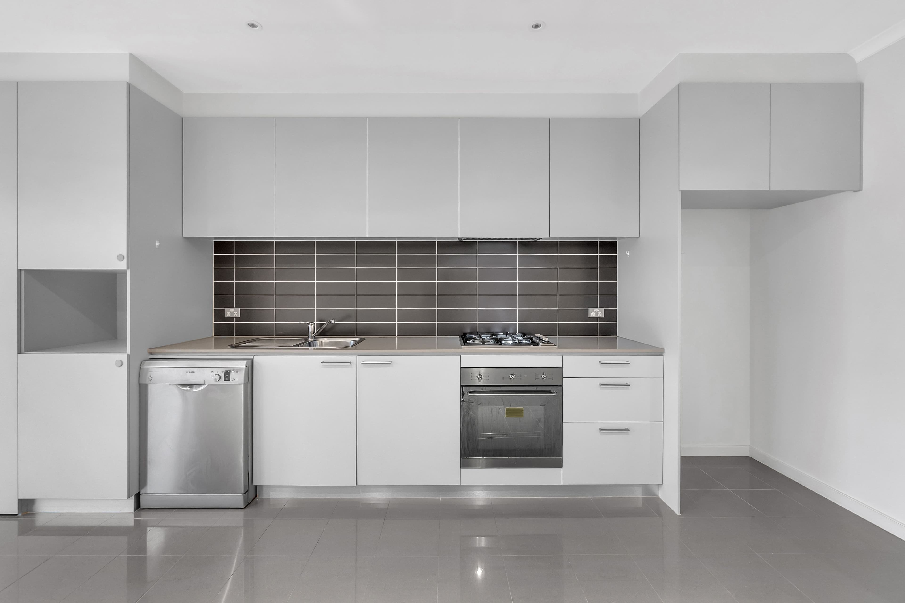2C Grove Way, Wantirna South VIC 3152, Wantirna South - Thumbnail 2