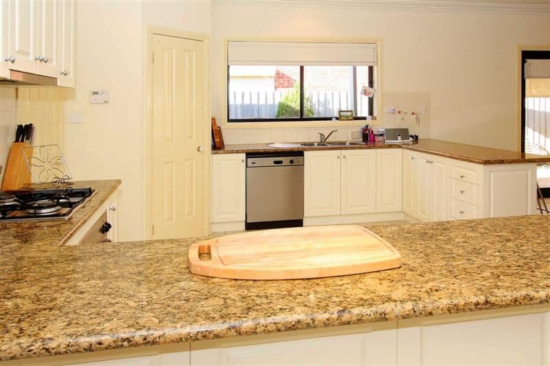 6 Forrest Place, TAYLORS LAKES VIC 3038, Taylors Lakes - Thumbnail 2