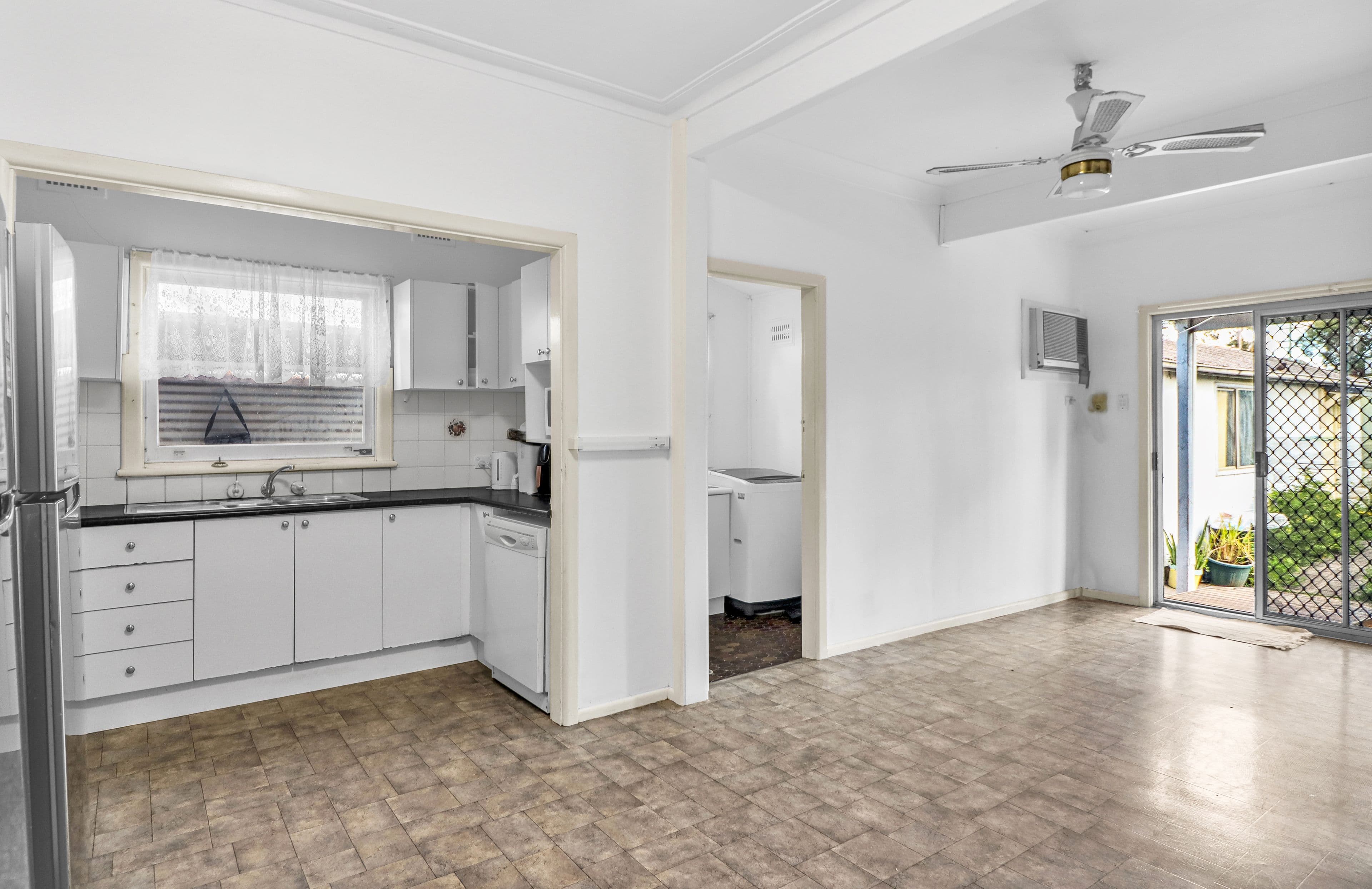 12 Railway View Parade, Rooty Hill NSW 2766, Rooty Hill - Thumbnail 3
