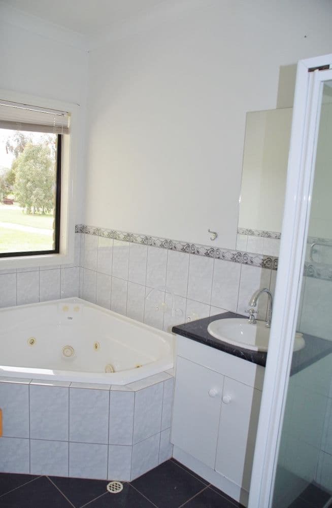 89 Chaffey Street, Renmark SA 5341, Renmark - Thumbnail 7