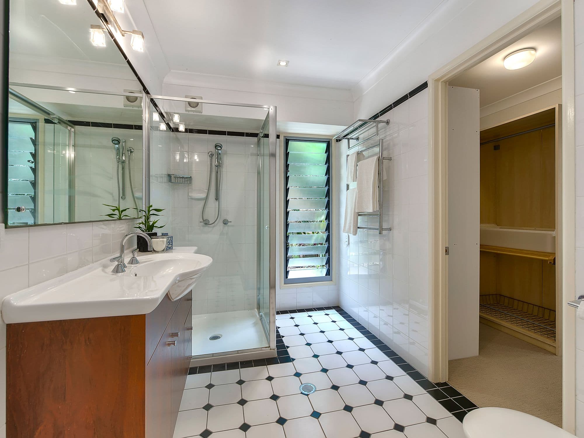 37 Cooinda Street, The Gap QLD 4061, The Gap - Thumbnail 5
