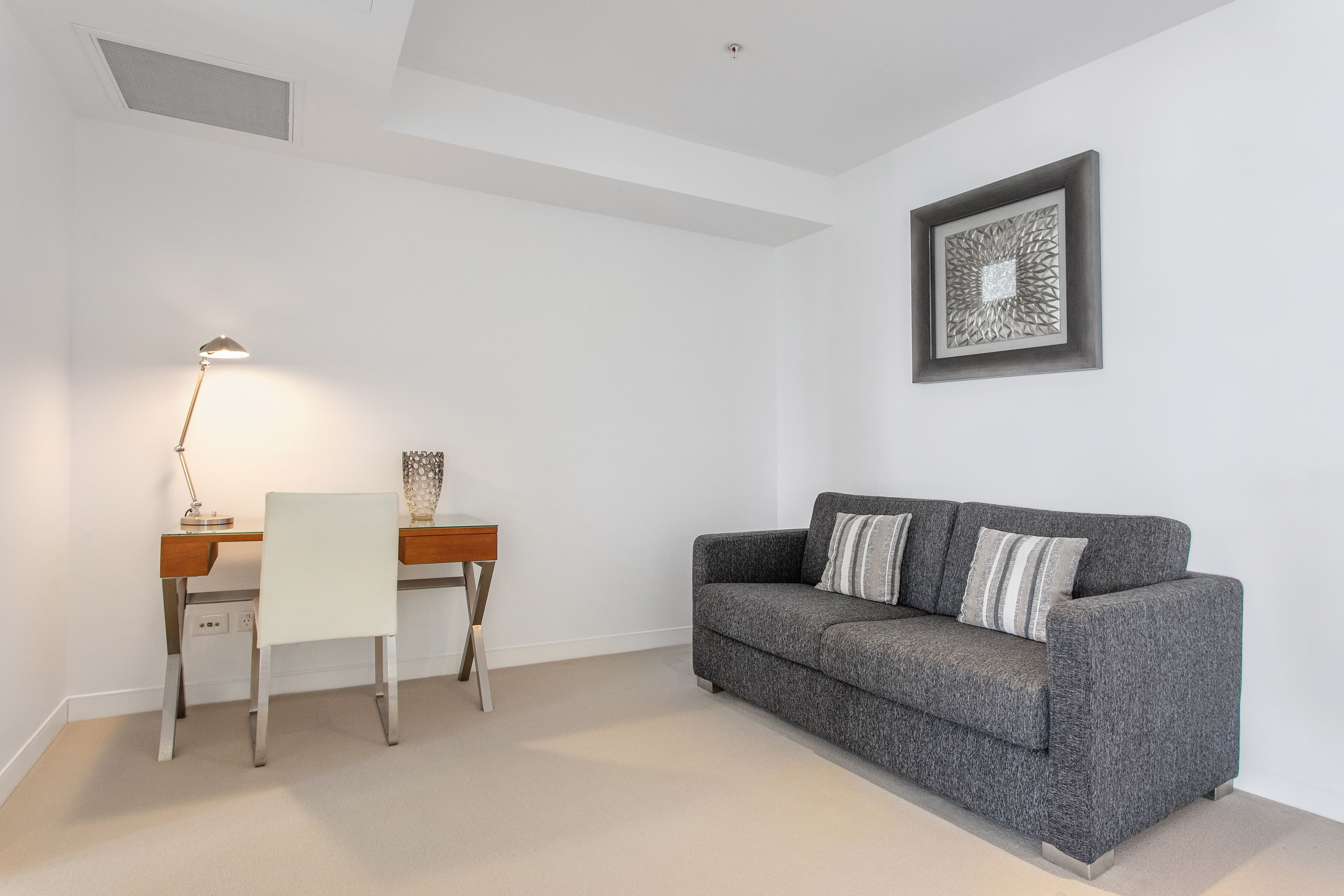 21 Elizabeth Avenue, Broadbeach QLD 4218, Broadbeach - Thumbnail 7