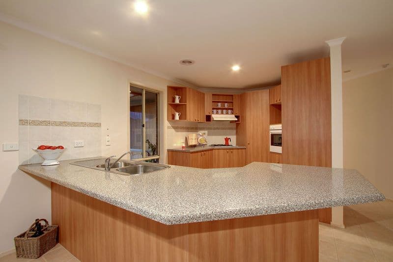 6 Yolanda Court, KILSYTH VIC 3137, Kilsyth - Thumbnail 3
