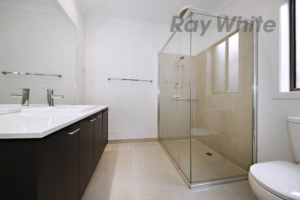 19 Misqa Avenue, Point Cook VIC 3030, Point Cook - Thumbnail 3