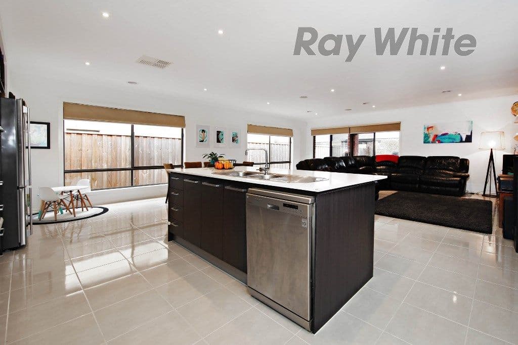 19 Misqa Avenue, Point Cook VIC 3030, Point Cook - Thumbnail 4