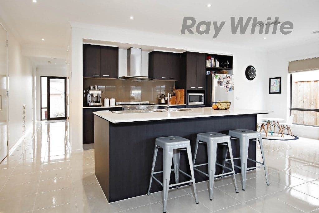 19 Misqa Avenue, Point Cook VIC 3030, Point Cook - Thumbnail 5