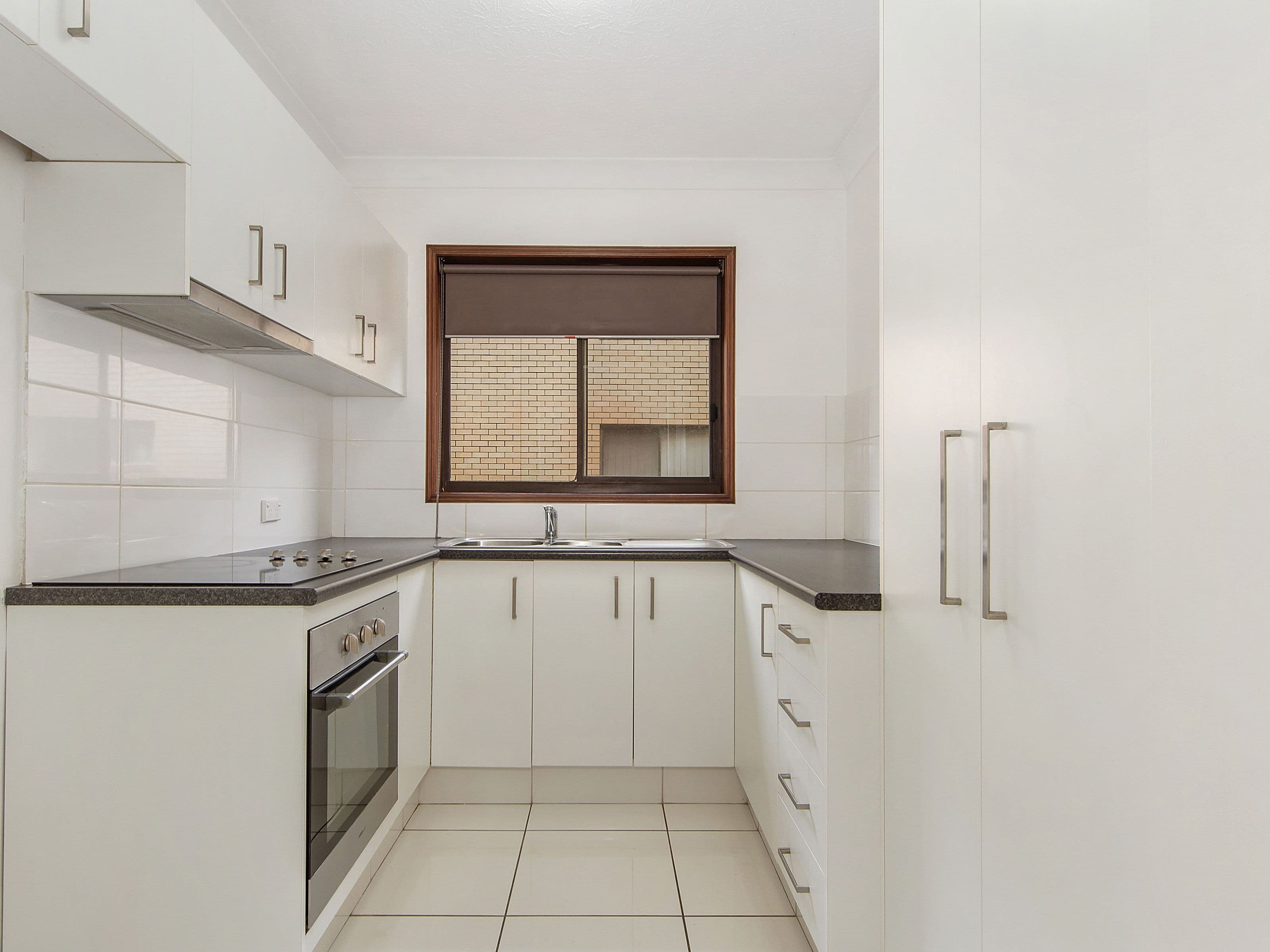 14 Brighton Street, Biggera Waters QLD 4216, Biggera Waters - Thumbnail 3