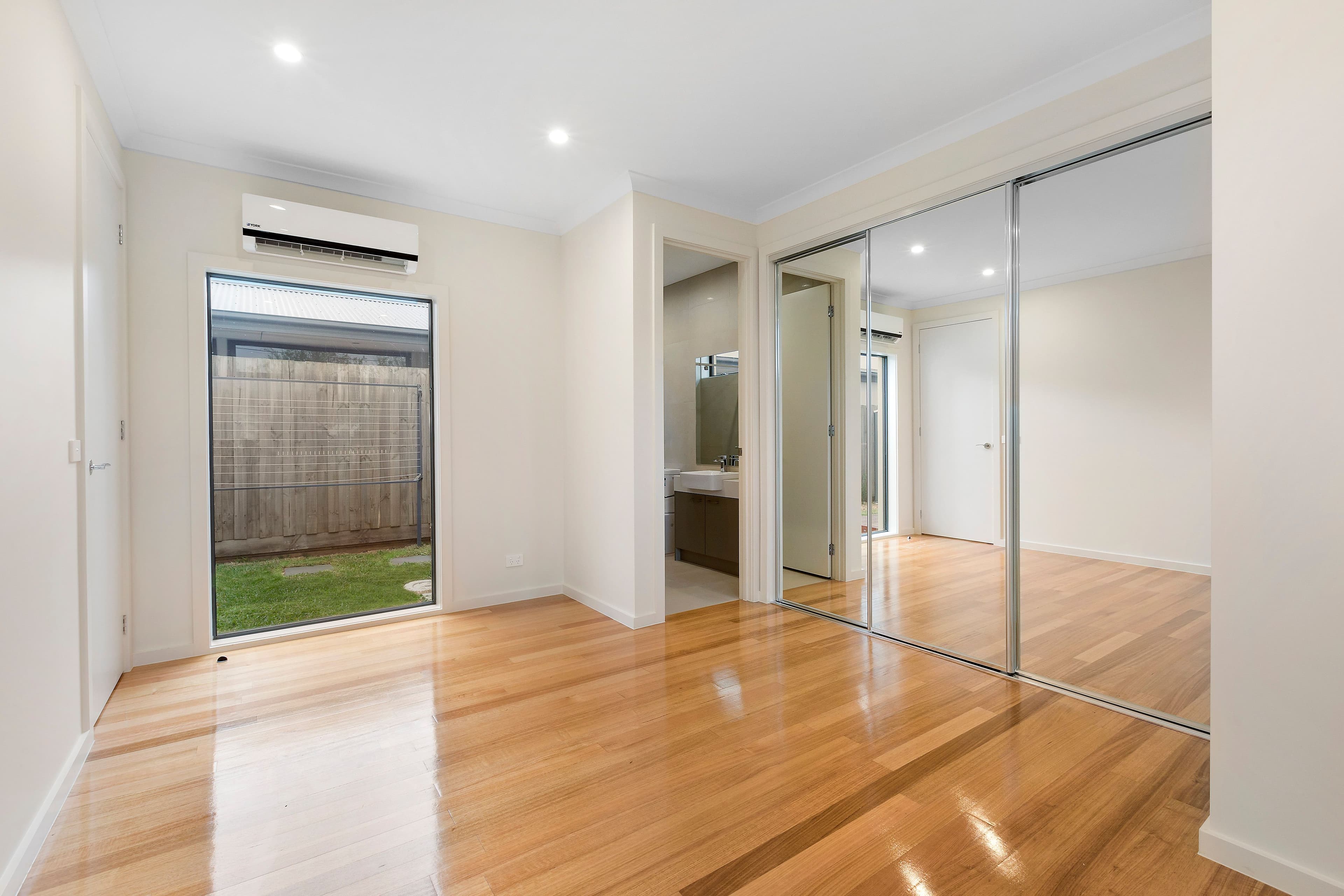 10 Howe Street, Murrumbeena VIC 3163, Murrumbeena - Thumbnail 2