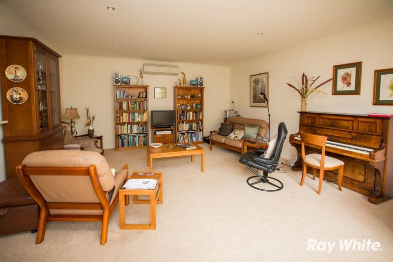 36 Racecourse Road, PAKENHAM VIC 3810, Pakenham - Thumbnail 4