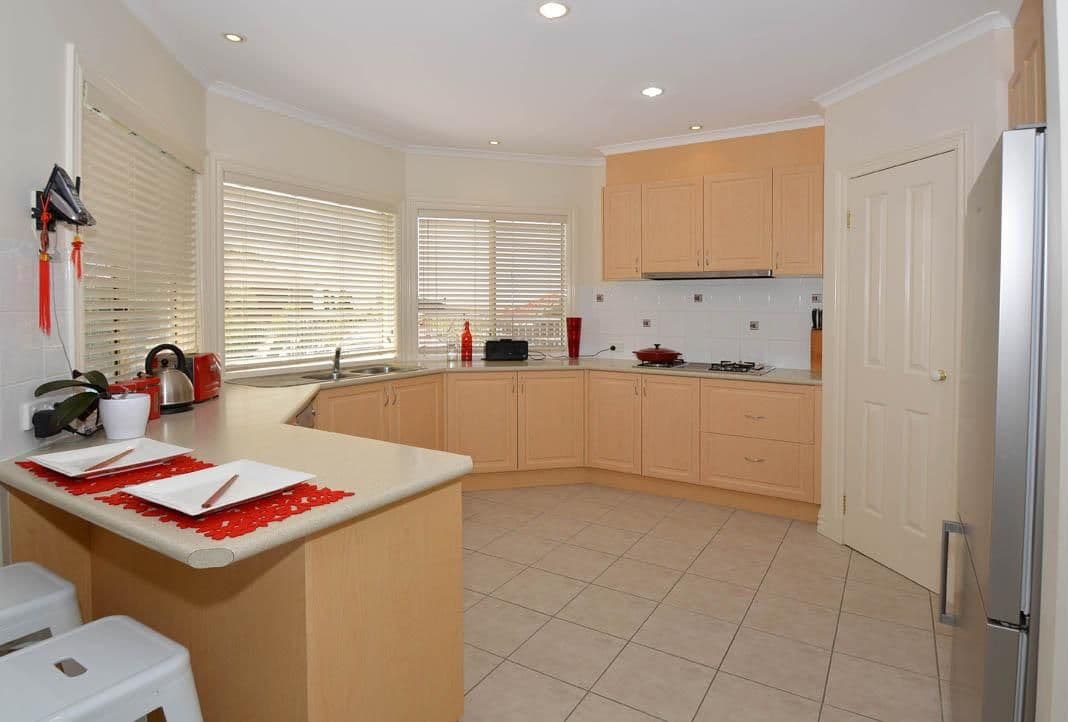 34 Bundanoon Avenue, SUNBURY VIC 3429, Sunbury - Thumbnail 2