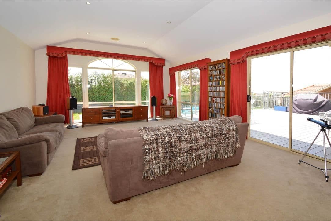 34 Bundanoon Avenue, SUNBURY VIC 3429, Sunbury - Thumbnail 4