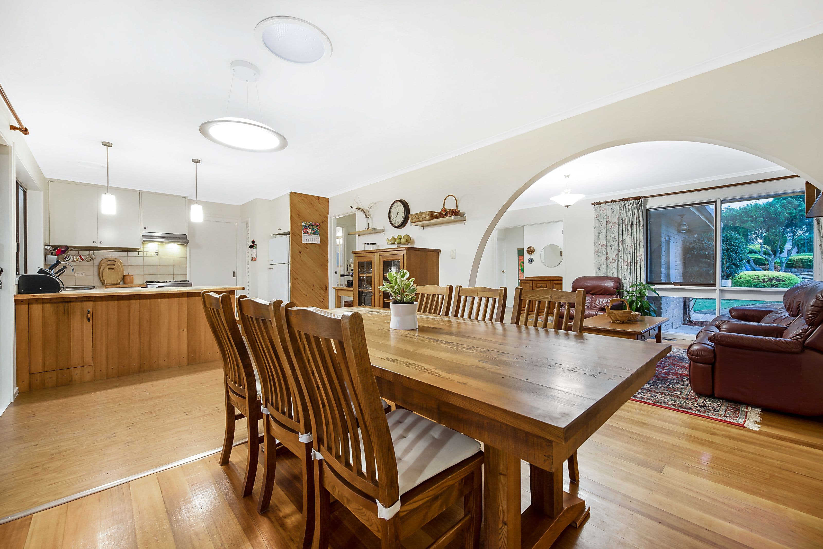10 Tristram Court, Glen Waverley VIC 3150, Glen Waverley - Thumbnail 2