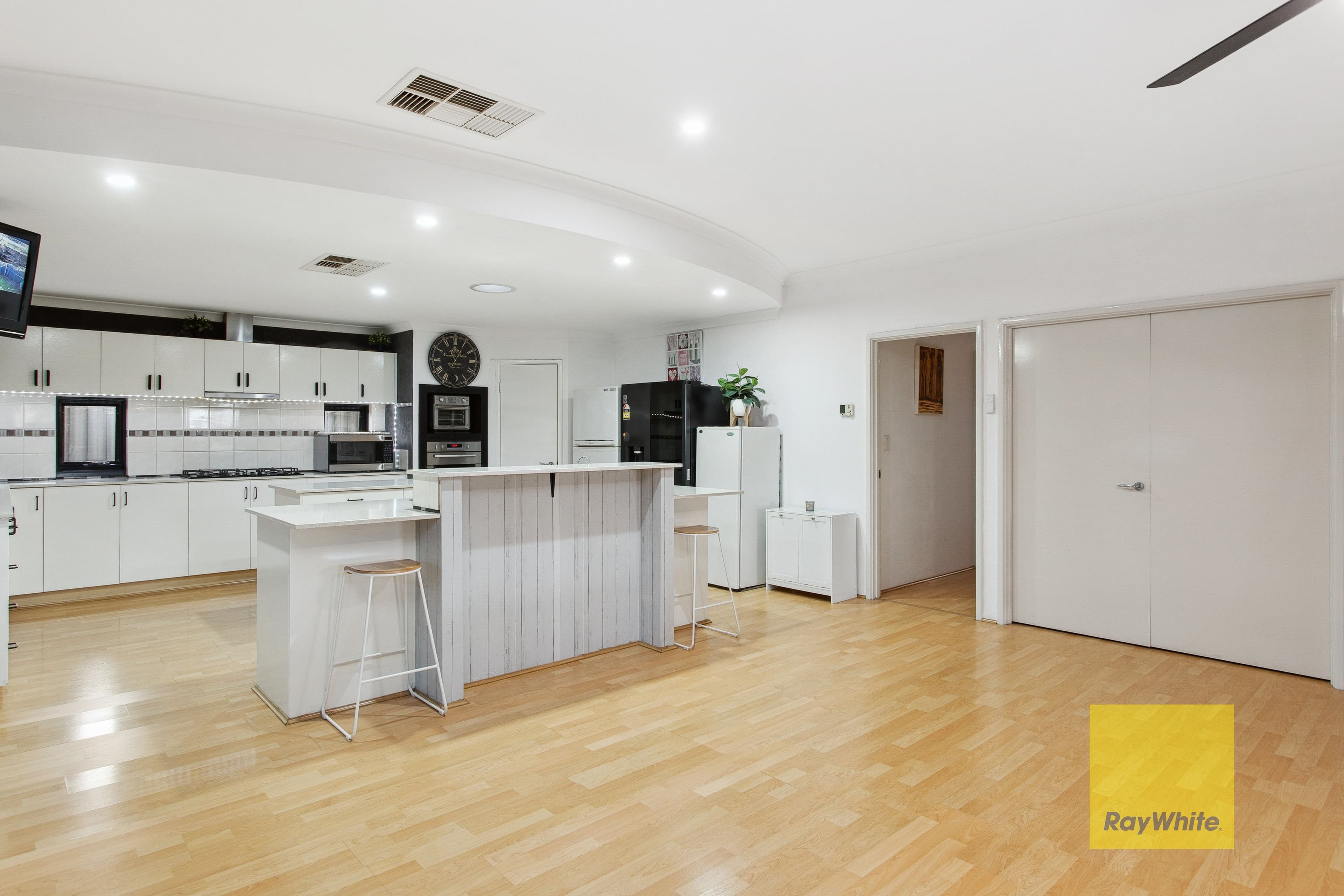 35 Cowra Turn, Aveley WA 6069, Aveley - Thumbnail 5