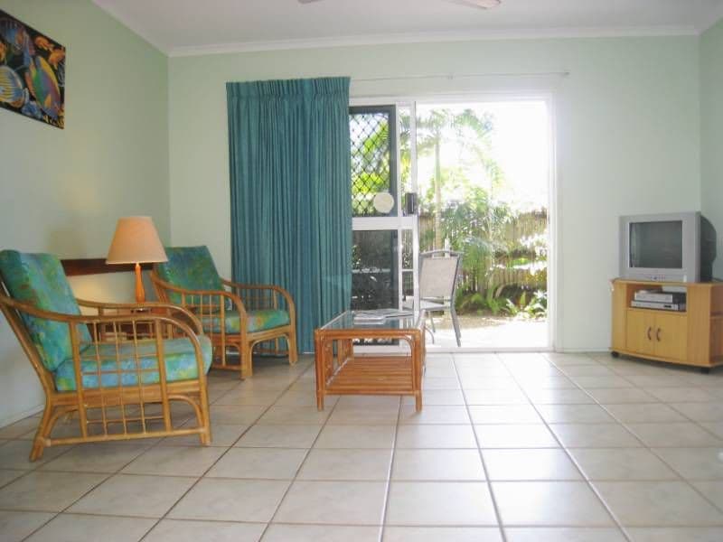 33 Trinity Beach Road, TRINITY BEACH QLD 4879, Trinity Beach - Thumbnail 3