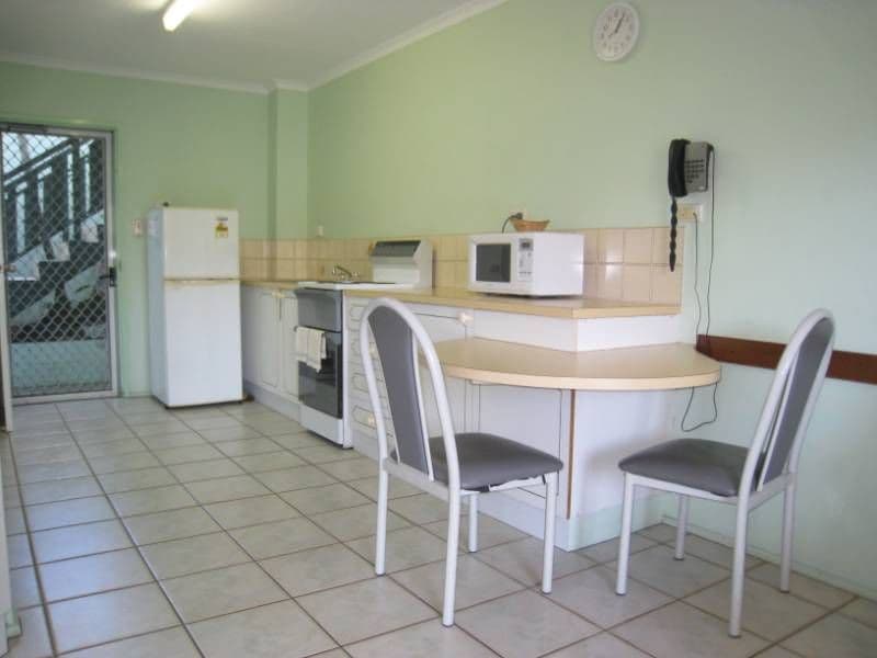 33 Trinity Beach Road, TRINITY BEACH QLD 4879, Trinity Beach - Thumbnail 4