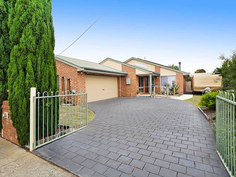 34 Ainslie Avenue, Grovedale VIC 3216, Grovedale - Thumbnail 2