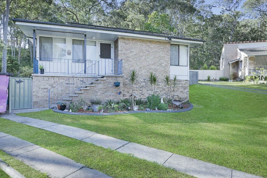 33 Tirabeenba Drive, Bolton Point - Image 1