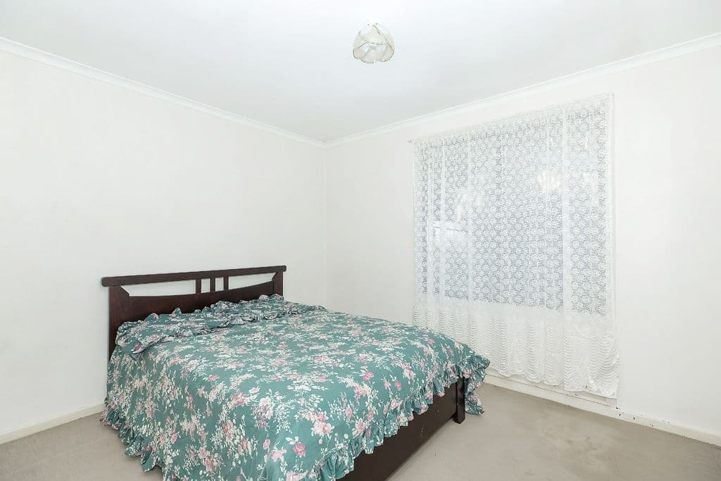 33 Tirabeenba Drive, Bolton Point - Thumbnail 7