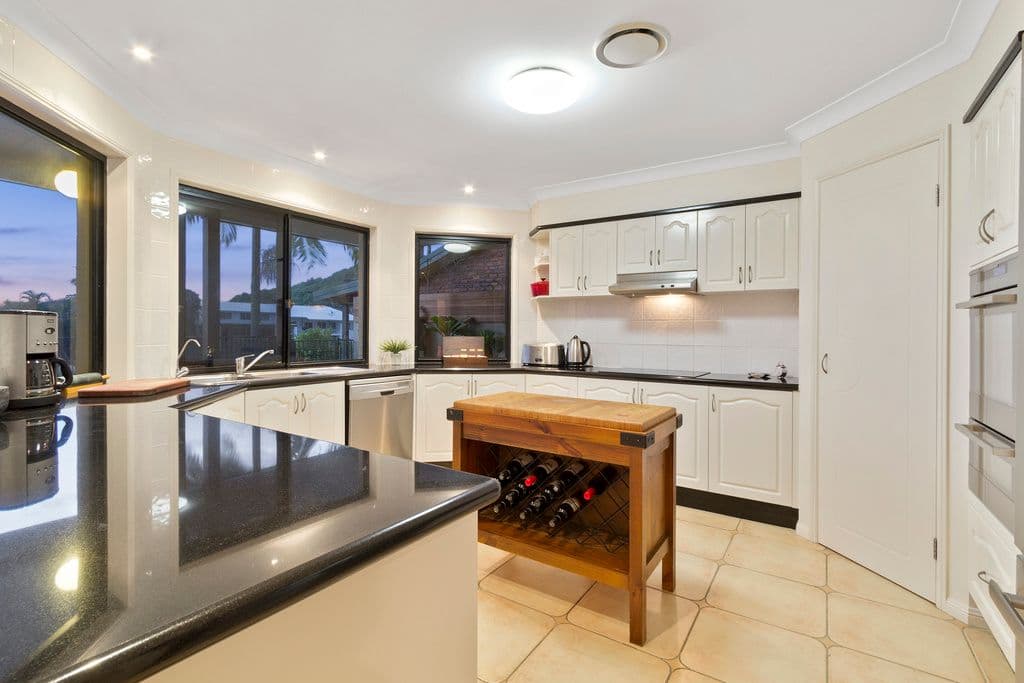 24 Captains Way, Banora Point - Thumbnail 6