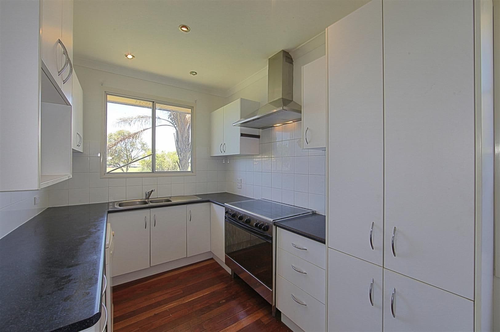29 Skyring Street, BUNDABERG EAST QLD 4670, Bundaberg East - Thumbnail 3