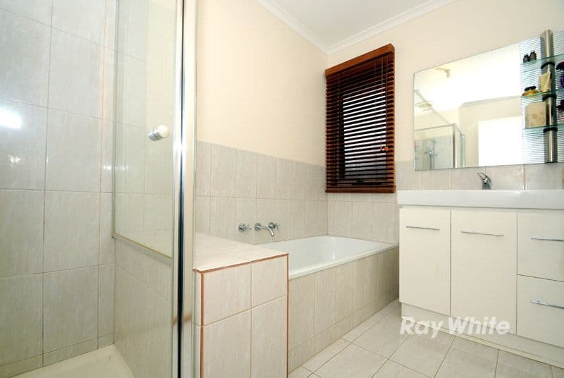126 Gleneagles Drive, ENDEAVOUR HILLS VIC 3802, Endeavour Hills - Thumbnail 6