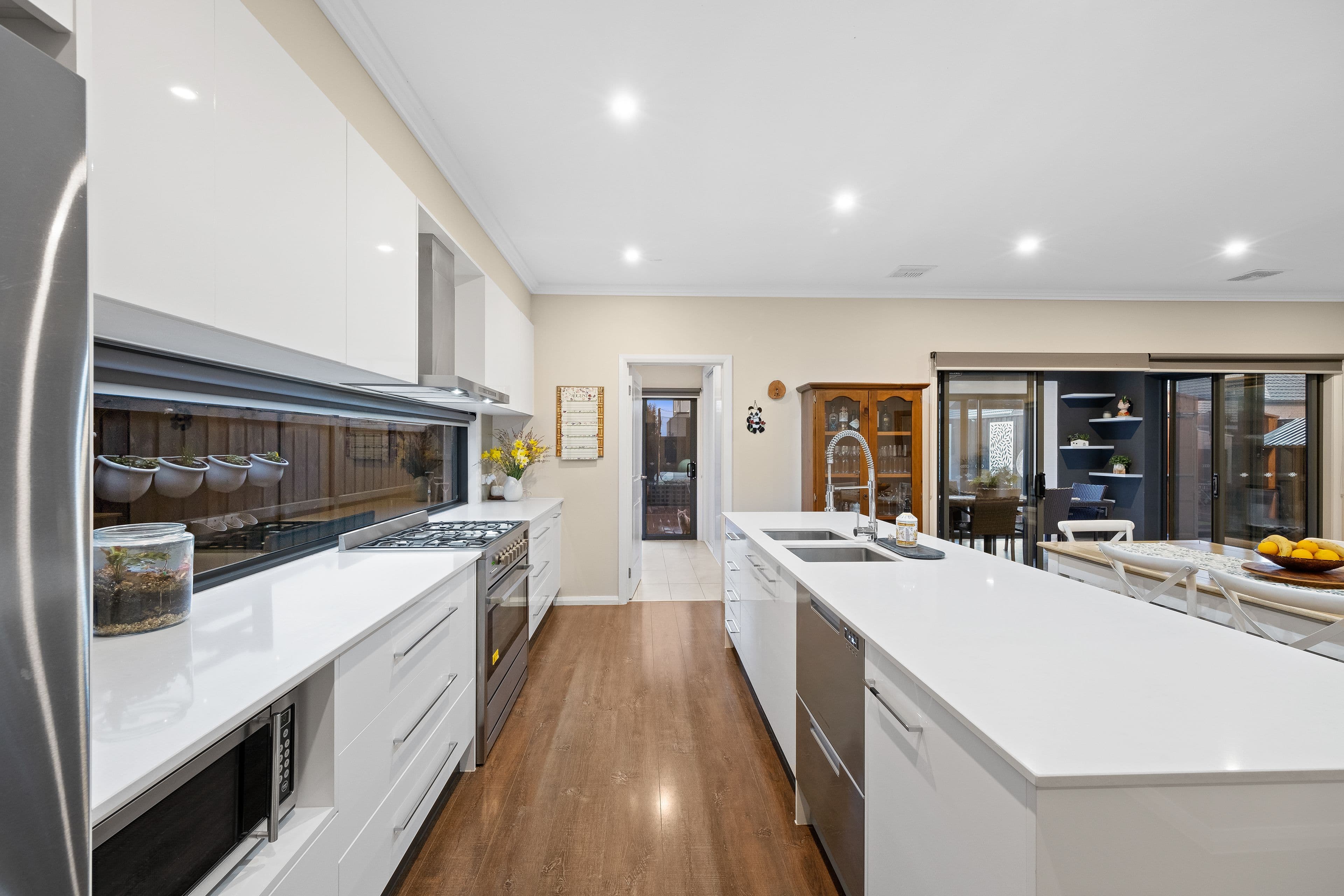 43 Fitzwilliam Circuit, Clyde North VIC 3978, Clyde North - Thumbnail 3