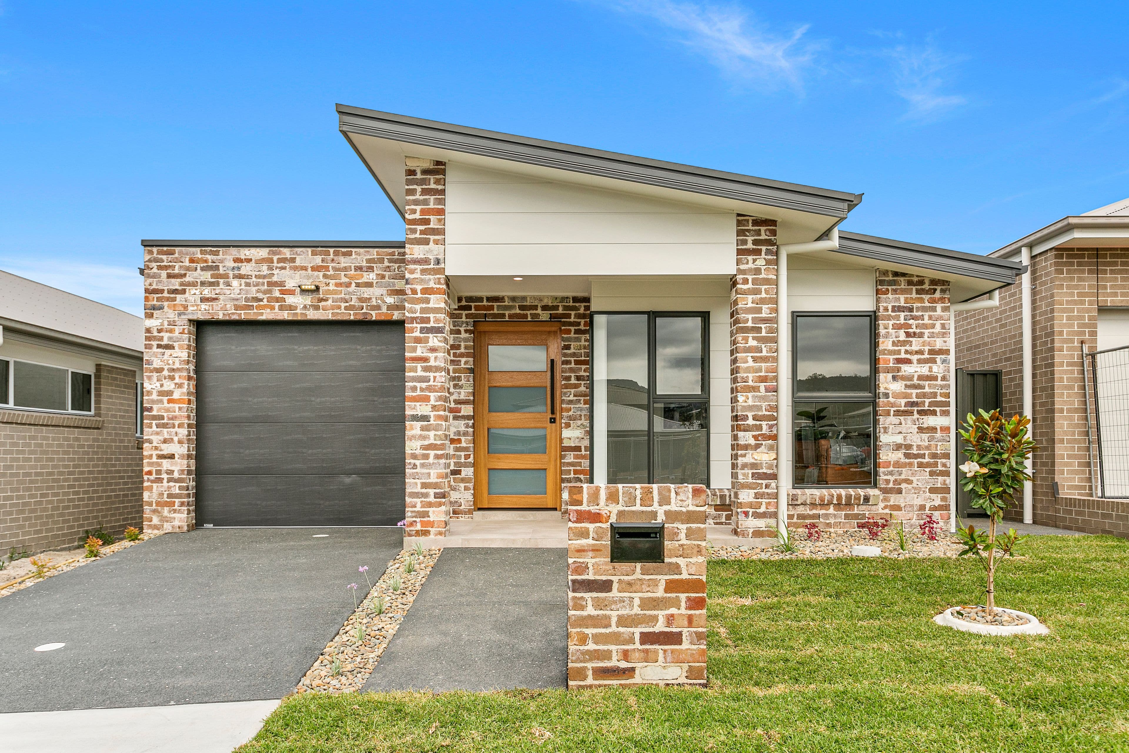 54 Wildflower Crescent, Calderwood - Image 1