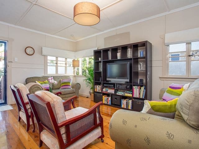 15 Shepherd Street, WYNNUM QLD 4178, Wynnum - Thumbnail 4