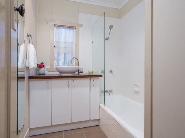 15 Shepherd Street, WYNNUM QLD 4178, Wynnum - Thumbnail 7