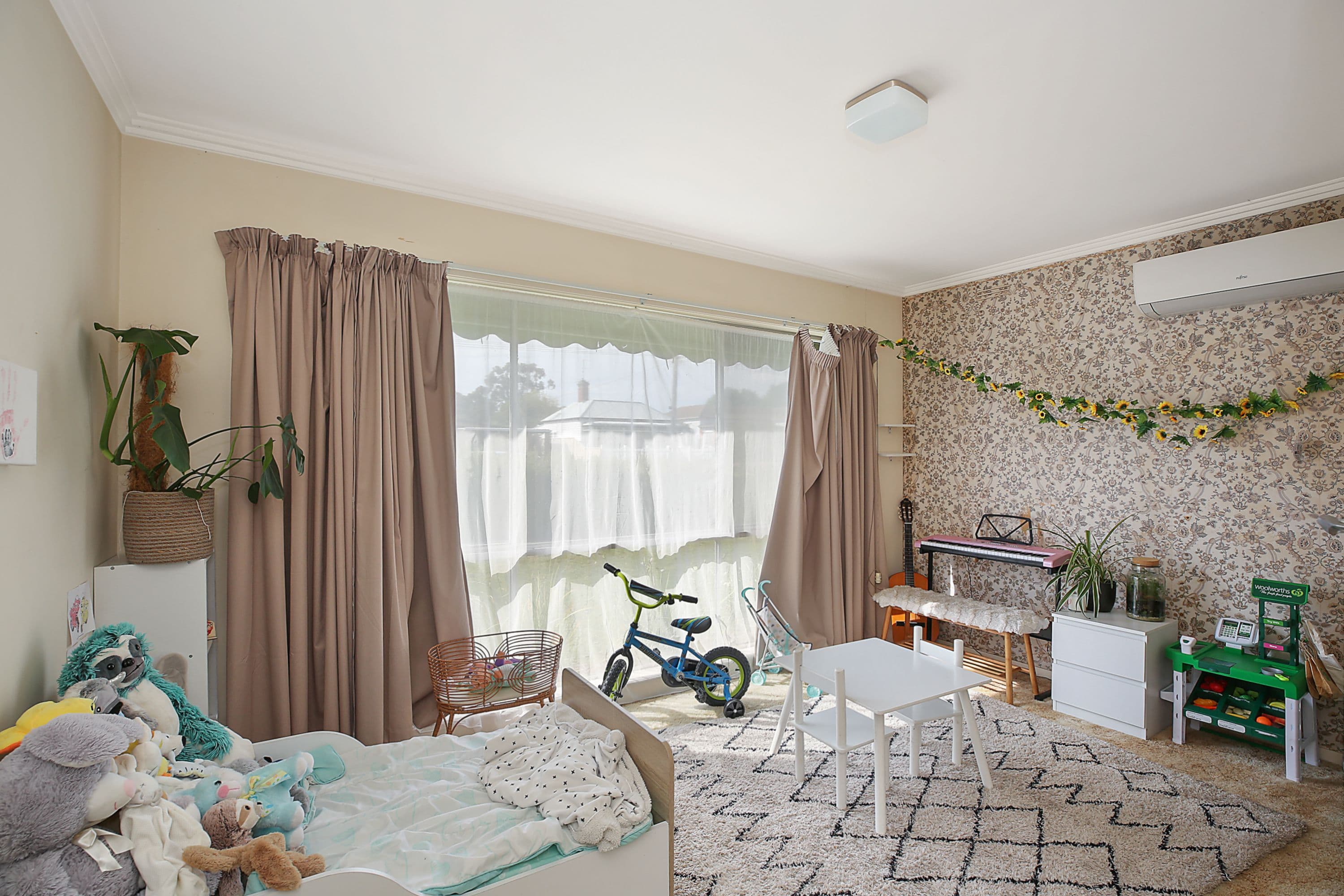 10 Pollack Street, Colac VIC 3250, Colac - Thumbnail 2
