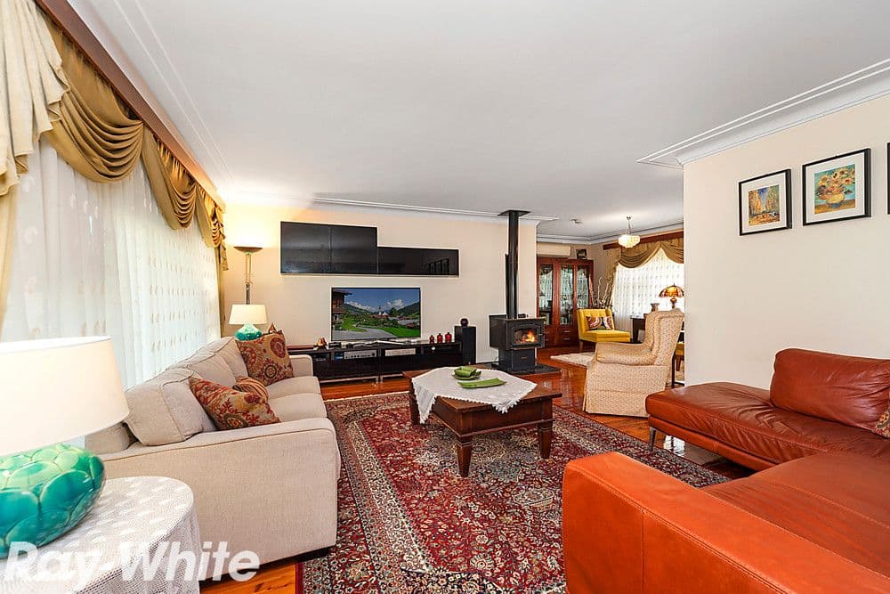 4 Mornington Avenue, Castle Hill NSW 2154, Castle Hill - Thumbnail 2