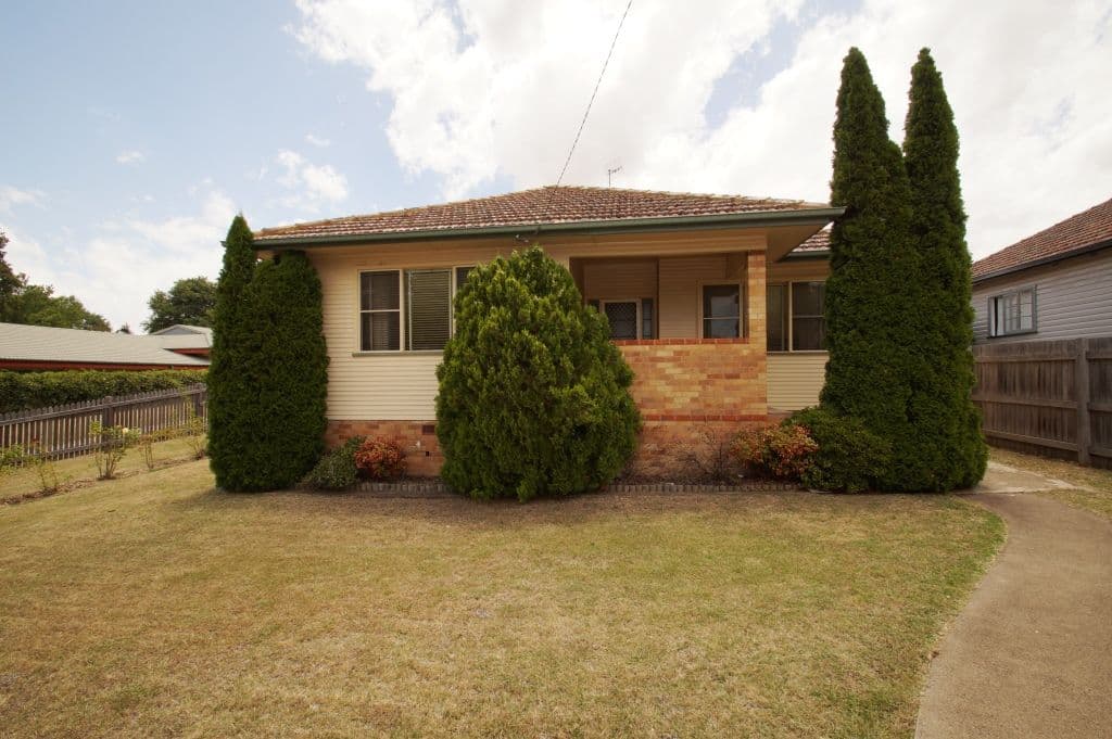 30 Marsh Street, ARMIDALE NSW 2350, Armidale - Image 1