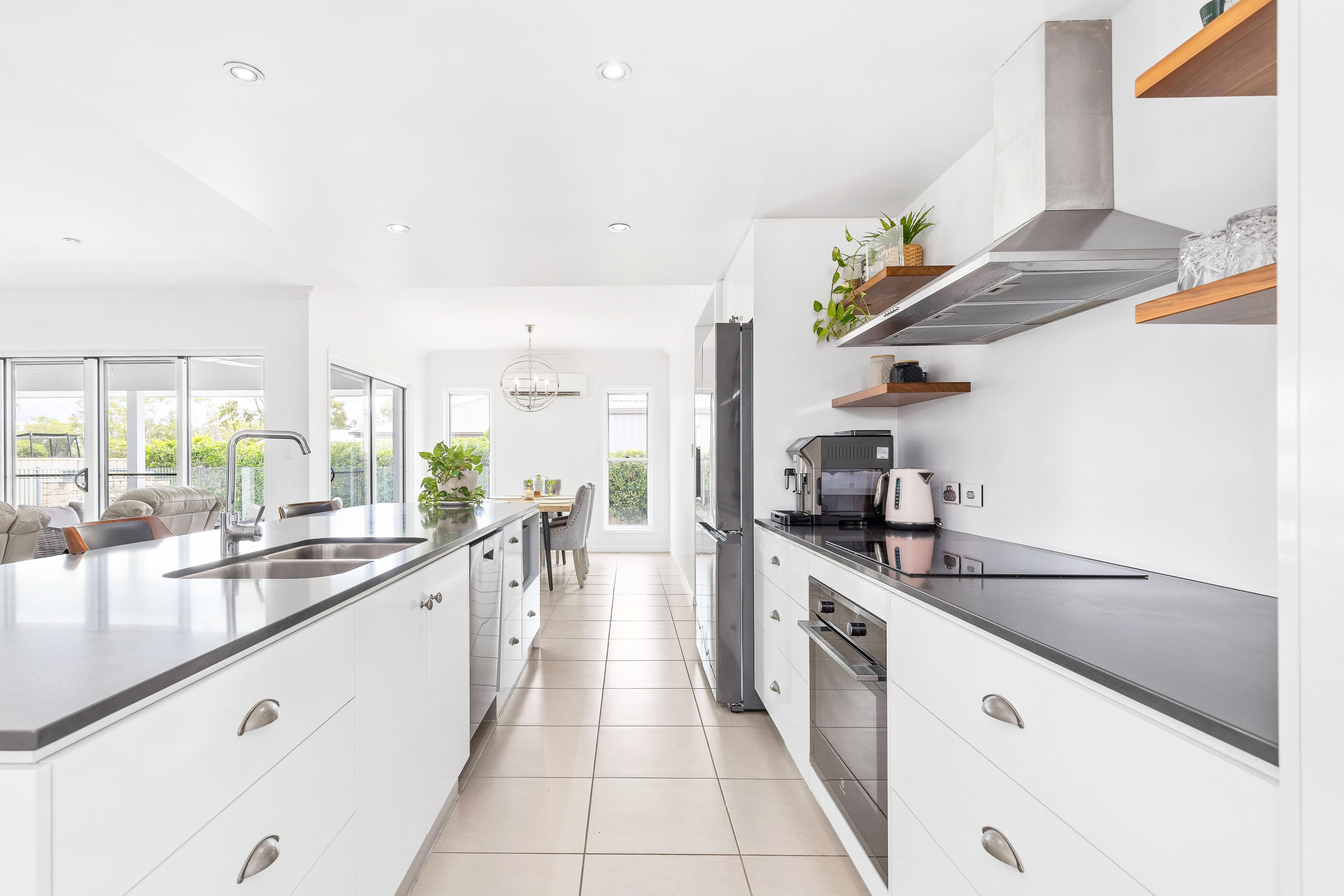 16 Randwick Road, Emerald QLD 4720, Emerald - Thumbnail 8