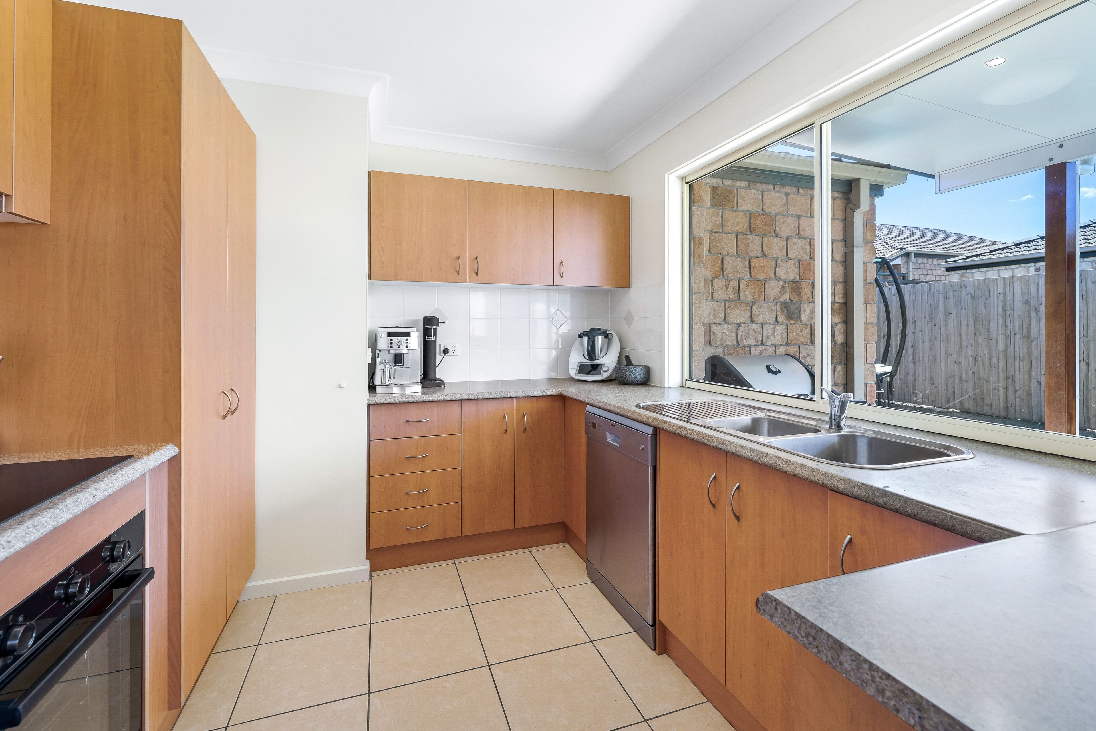 11 Nicola Way, Upper Coomera QLD 4209, Upper Coomera - Thumbnail 8