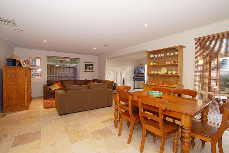 12 Armagh Crescent, WANTIRNA SOUTH VIC 3152, Wantirna South - Thumbnail 3
