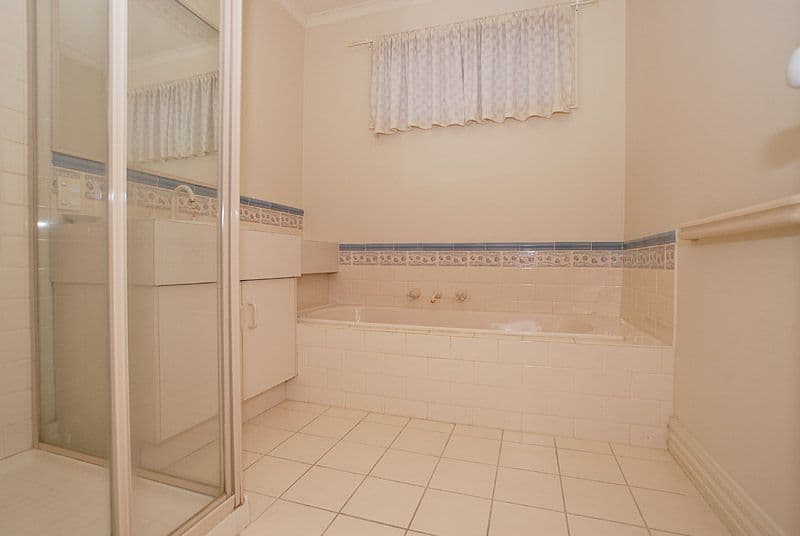 12 Armagh Crescent, WANTIRNA SOUTH VIC 3152, Wantirna South - Thumbnail 8