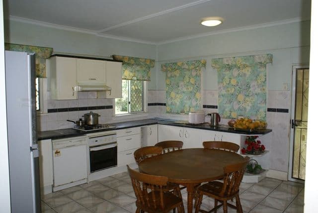 28 Borden Street, SHERWOOD QLD 4075, Sherwood - Thumbnail 2