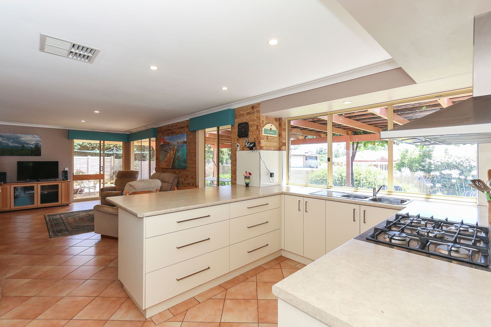 30 Drummond Crescent, Duncraig WA 6023, Duncraig - Thumbnail 3