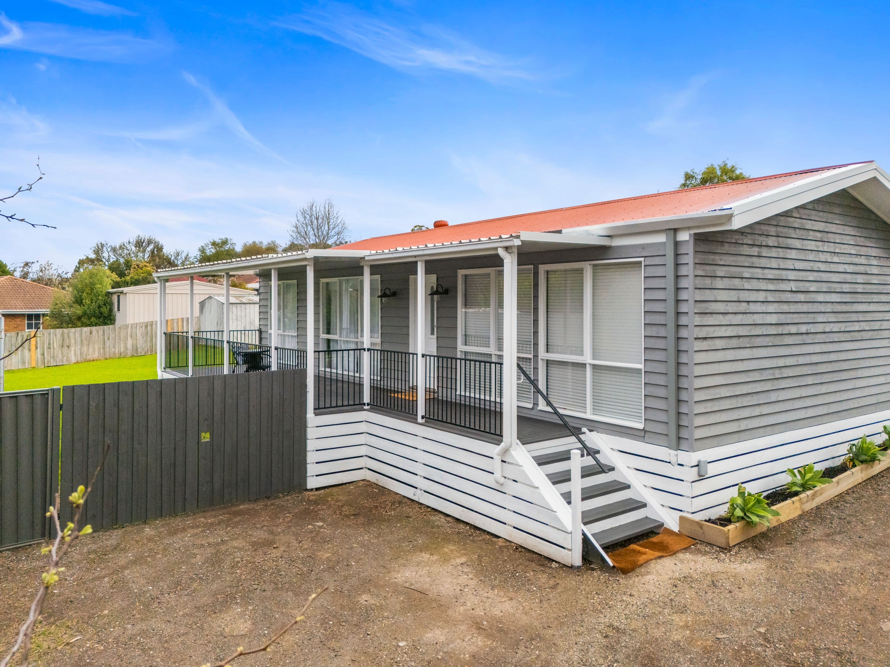 1 Bevan Court, Pakenham VIC 3810, Pakenham - Thumbnail 2