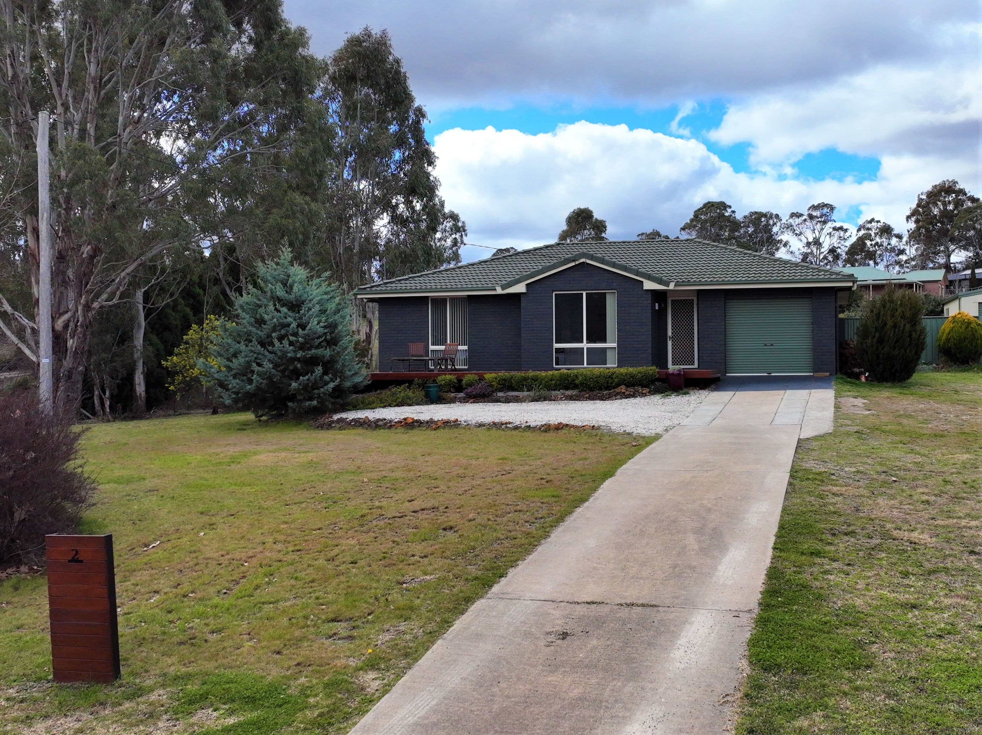 2 Killarney Close, Glen Innes NSW 2370, Glen Innes - Image 1