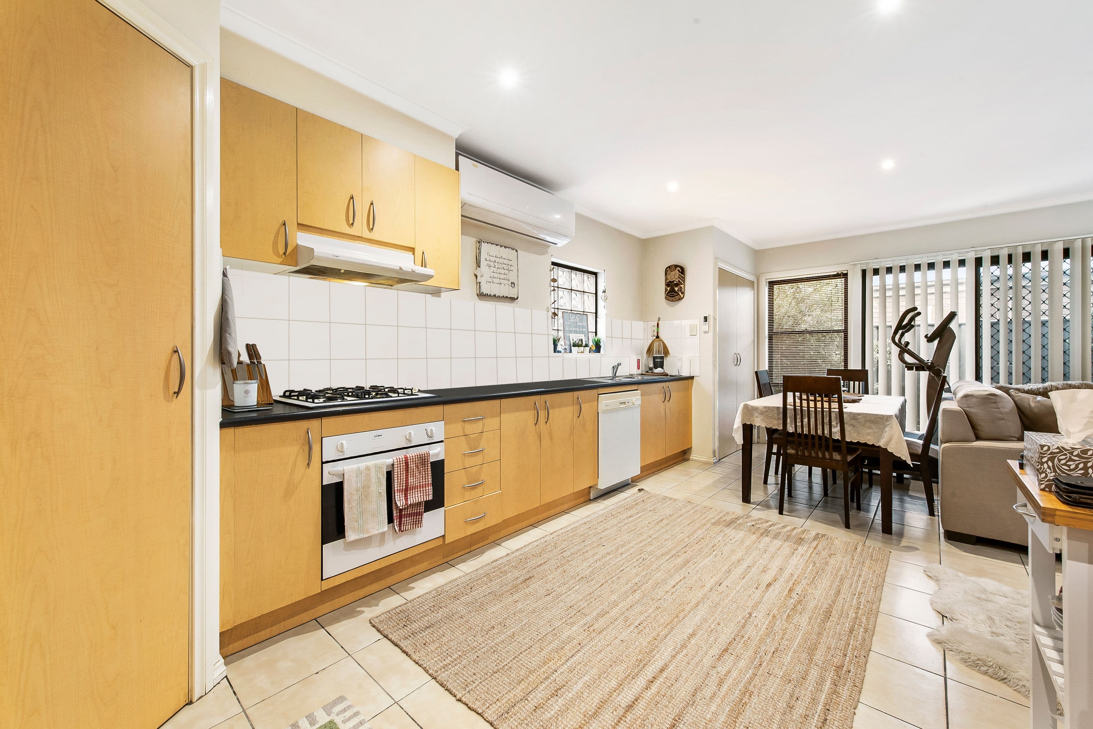 8 Lauffre Walk, Caroline Springs VIC 3023, Caroline Springs - Thumbnail 2