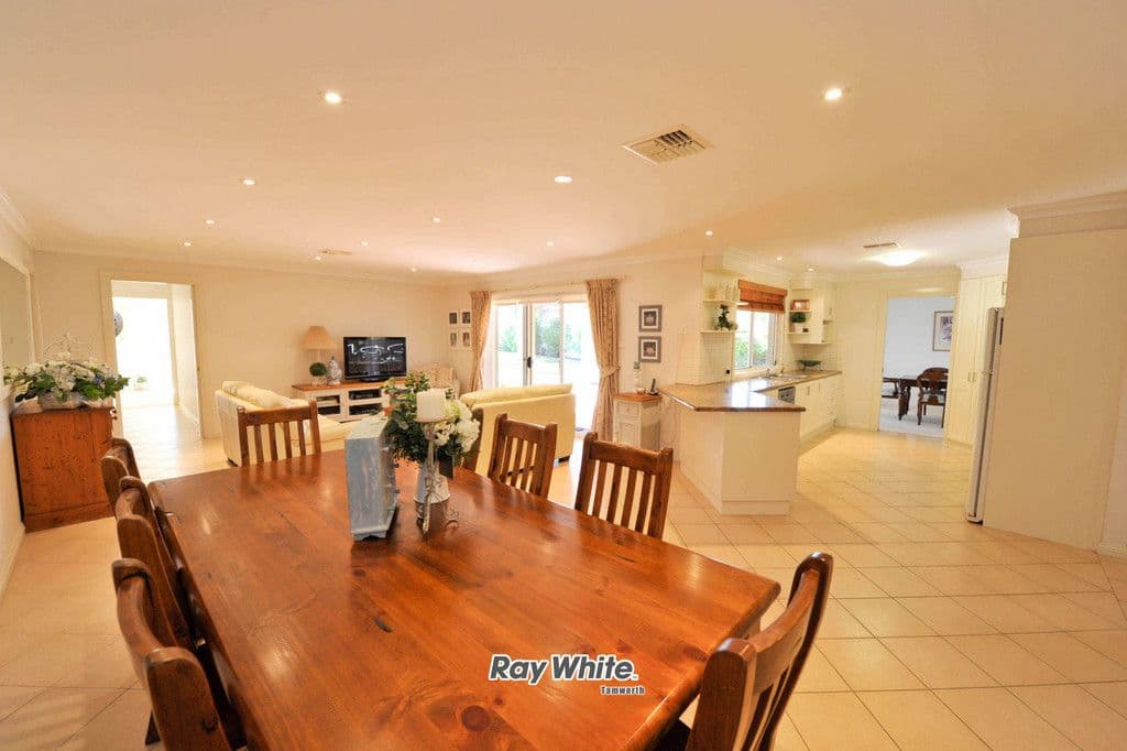 69 Warwick Road, TAMWORTH NSW 2340, Tamworth - Thumbnail 6