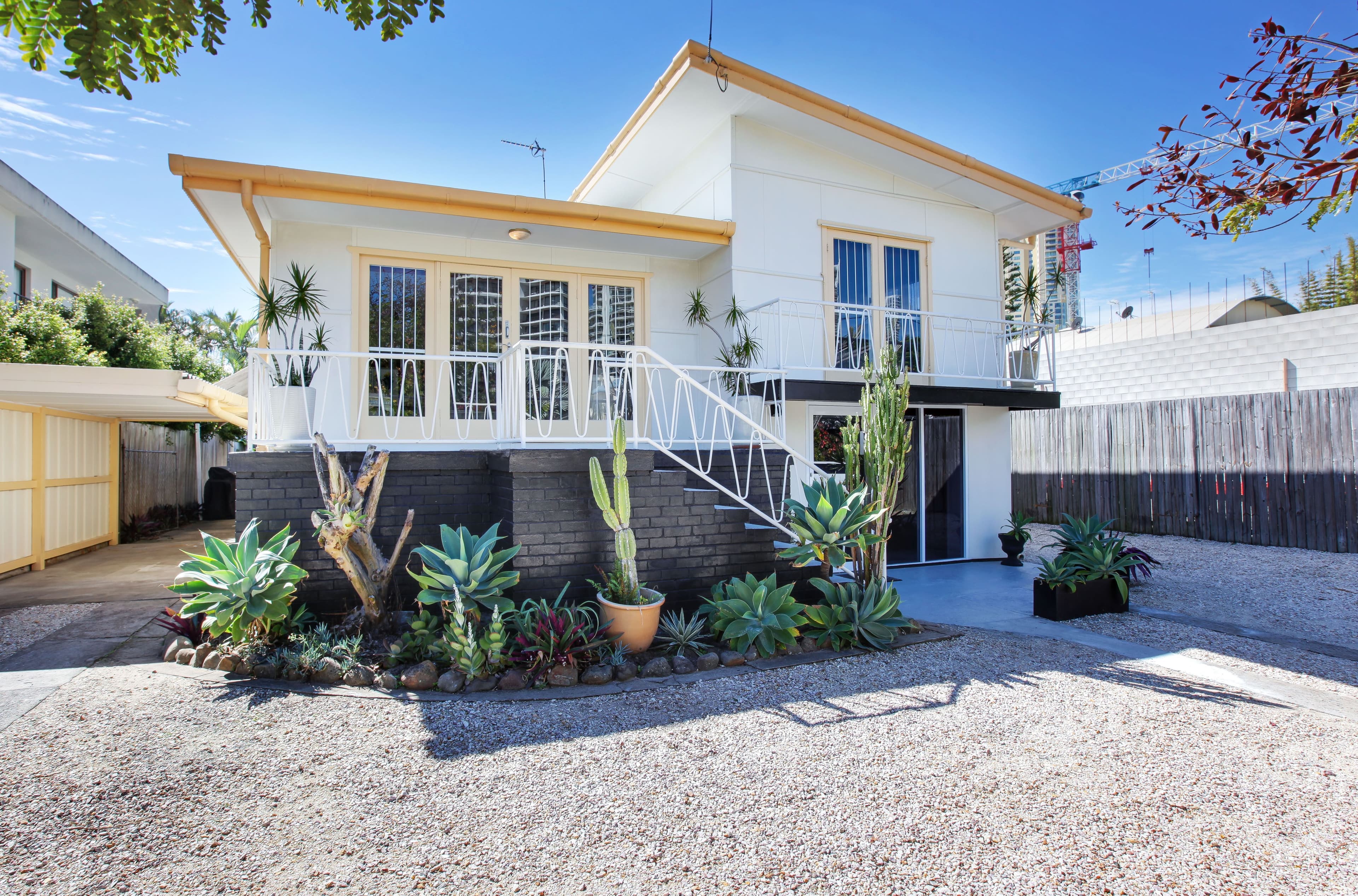 31 Pine Avenue, Surfers Paradise QLD 4217, Surfers Paradise - Thumbnail 2