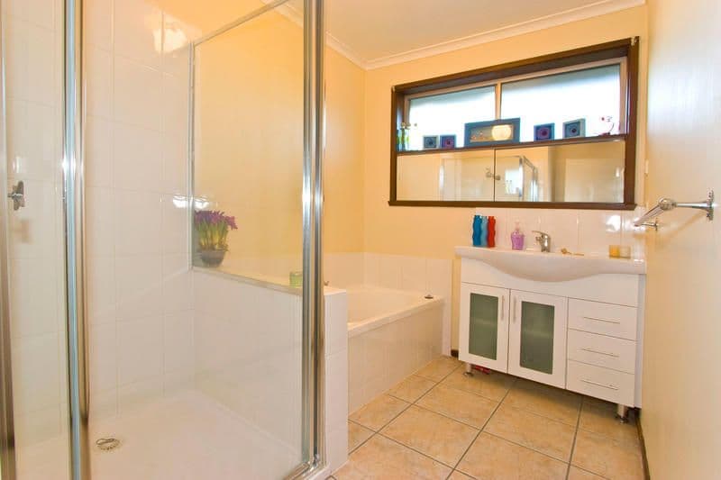 87 Grayson Drive, SCORESBY VIC 3179, Scoresby - Thumbnail 4