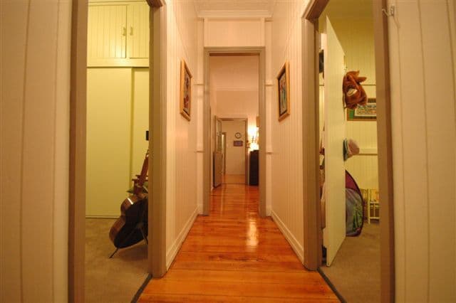 106 Stuart Street, MOUNT LOFTY QLD 4350, Mount Lofty - Thumbnail 5